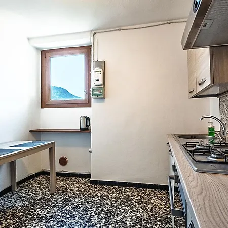 The Window On The Lake, Free Parking *