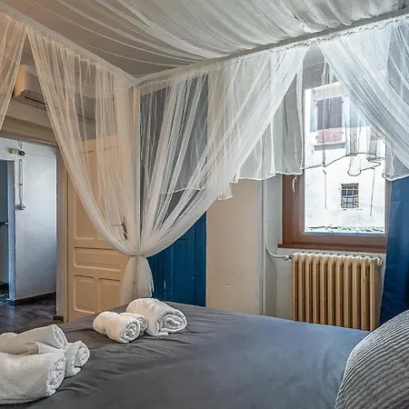 The Window On The Lake, Free Parking