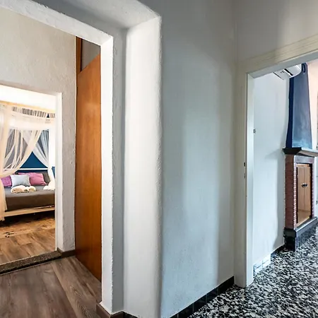 The Window On The Lake, Free Parking Nesso