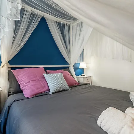 The Window On The Lake, Free Parking Nesso