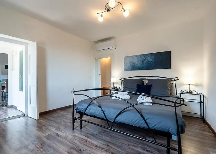 The Window On The Lake, Free Parking