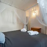 The Window On The Lake, Free Parking Апартаменты