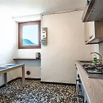 The Window On The Lake, Free Parking *