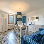 The Window On The Lake, Free Parking Апартаменты